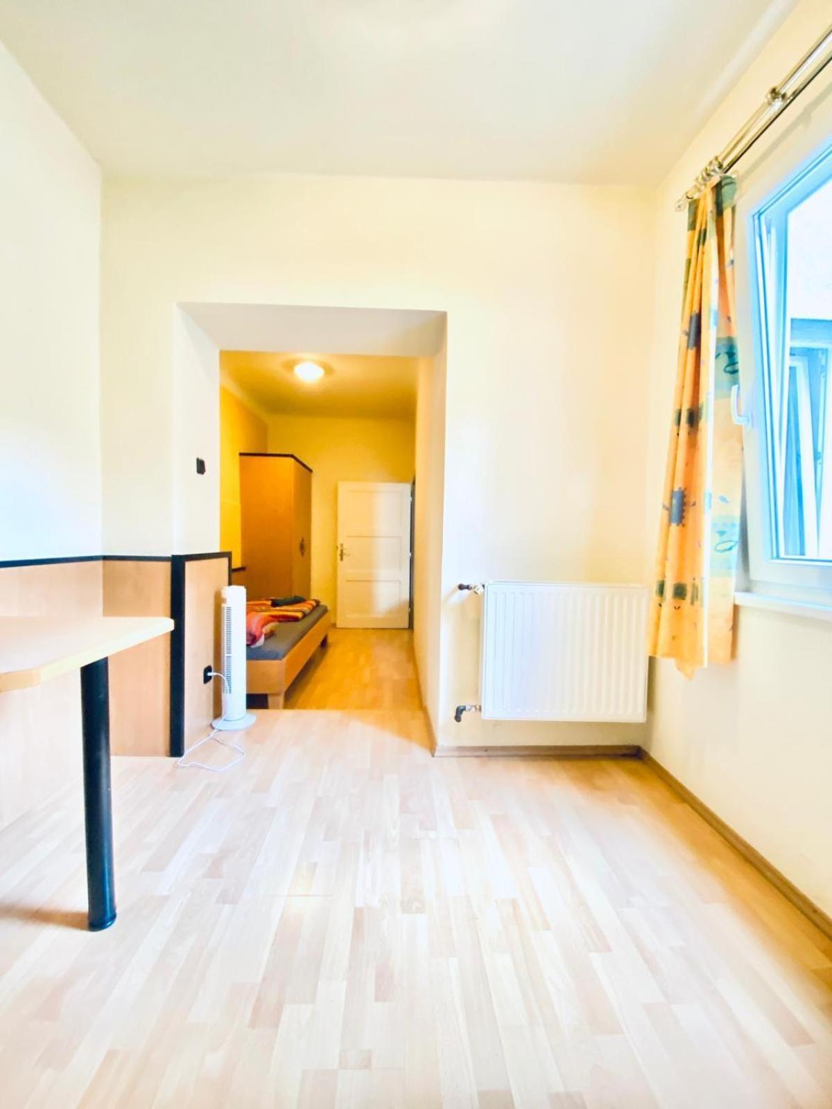 Affordable Central Rooms, 10-Min To Lugner City Відень Екстер'єр фото