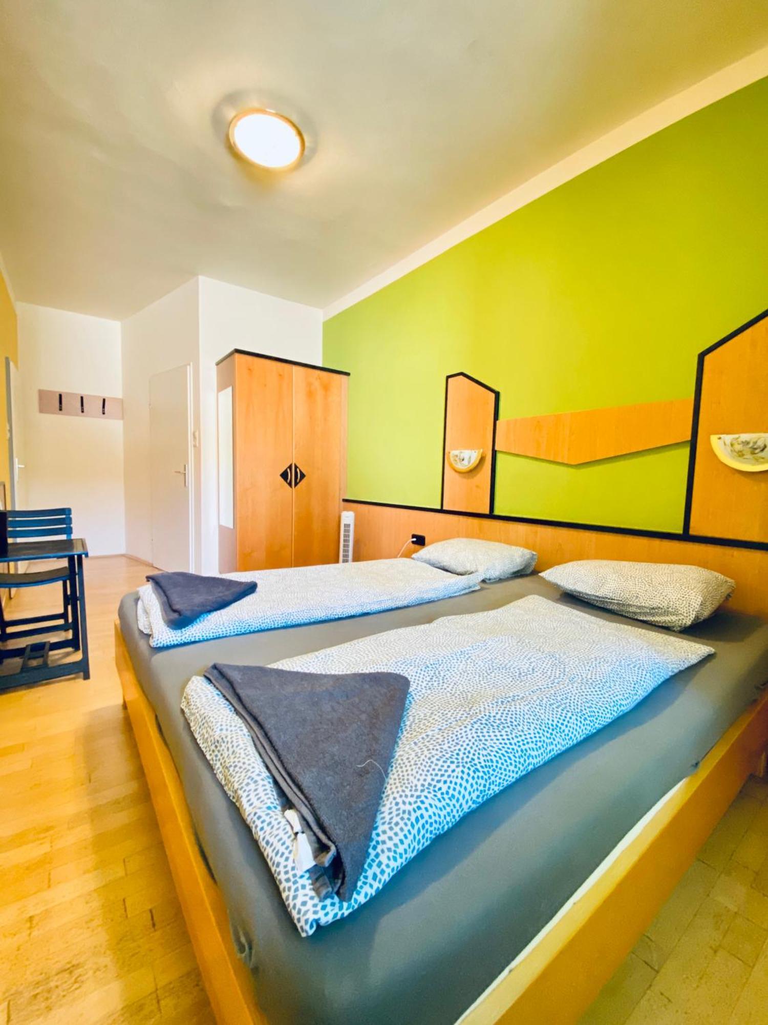 Affordable Central Rooms, 10-Min To Lugner City Відень Екстер'єр фото