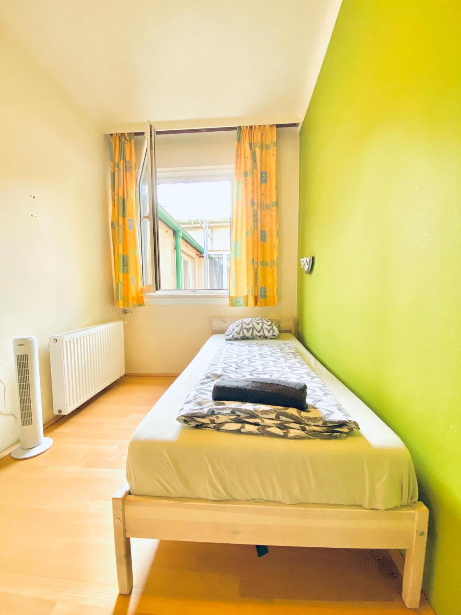 Affordable Central Rooms, 10-Min To Lugner City Відень Екстер'єр фото