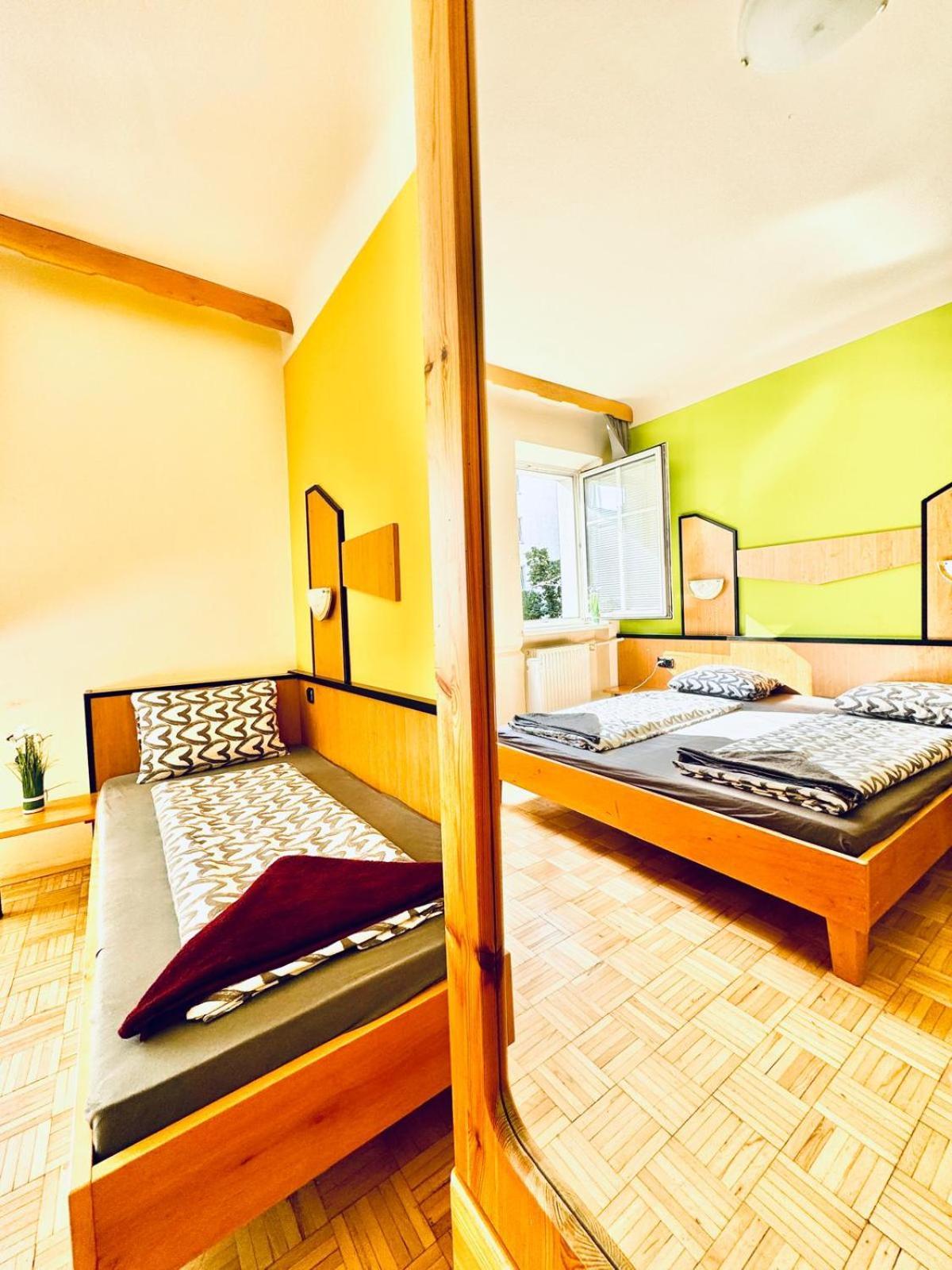 Affordable Central Rooms, 10-Min To Lugner City Відень Екстер'єр фото