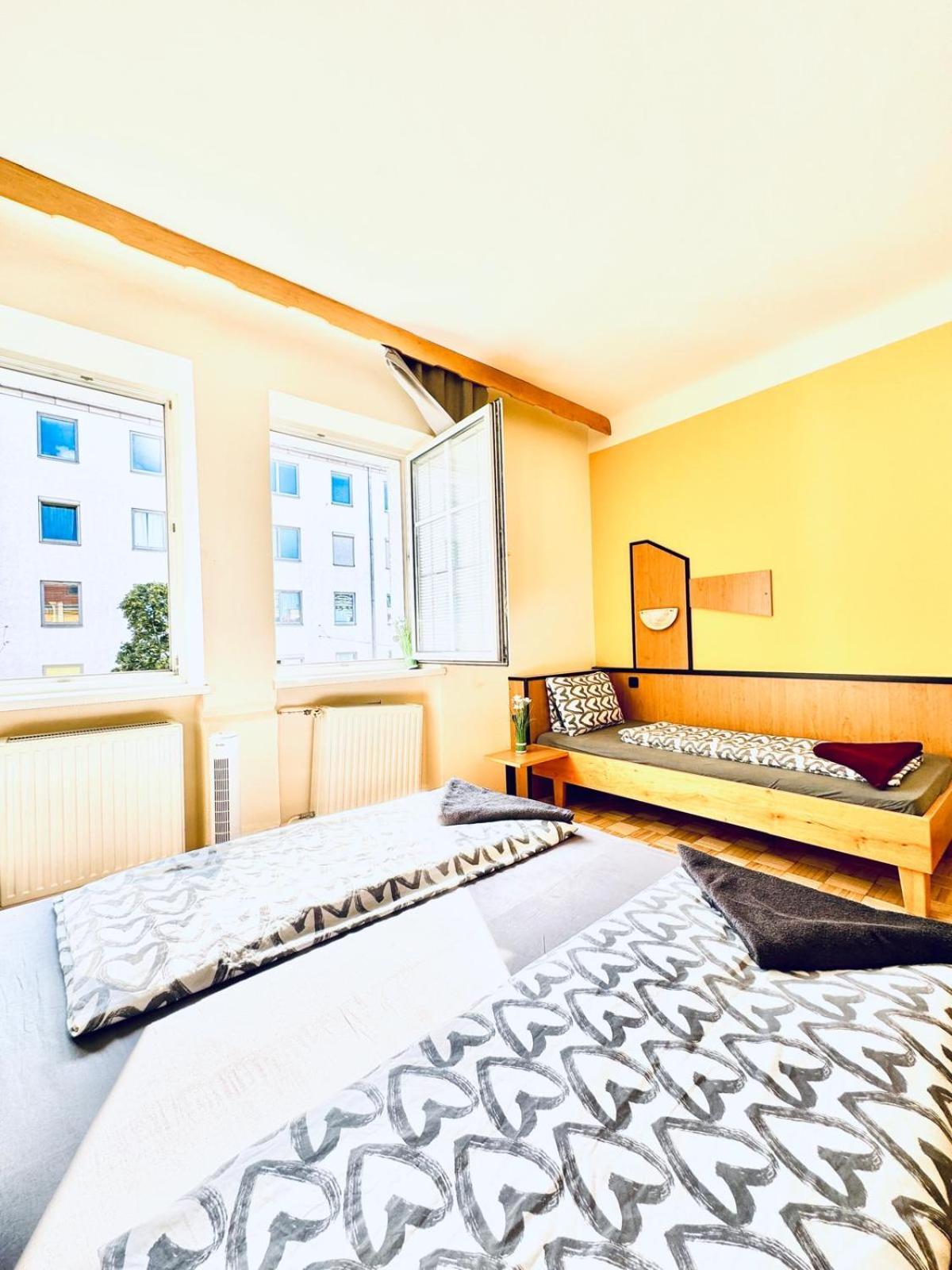 Affordable Central Rooms, 10-Min To Lugner City Відень Екстер'єр фото