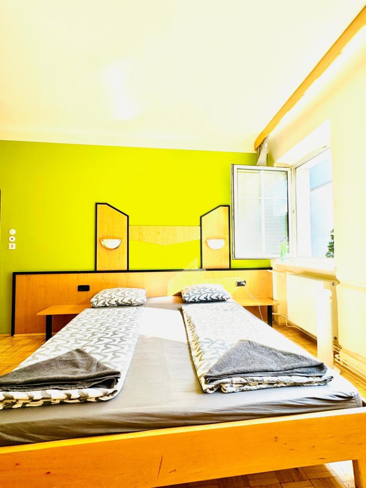 Affordable Central Rooms, 10-Min To Lugner City Відень Екстер'єр фото