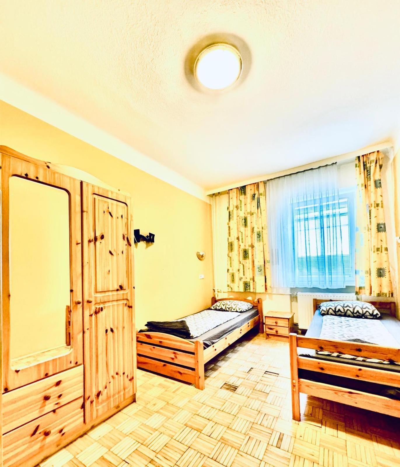 Affordable Central Rooms, 10-Min To Lugner City Відень Екстер'єр фото