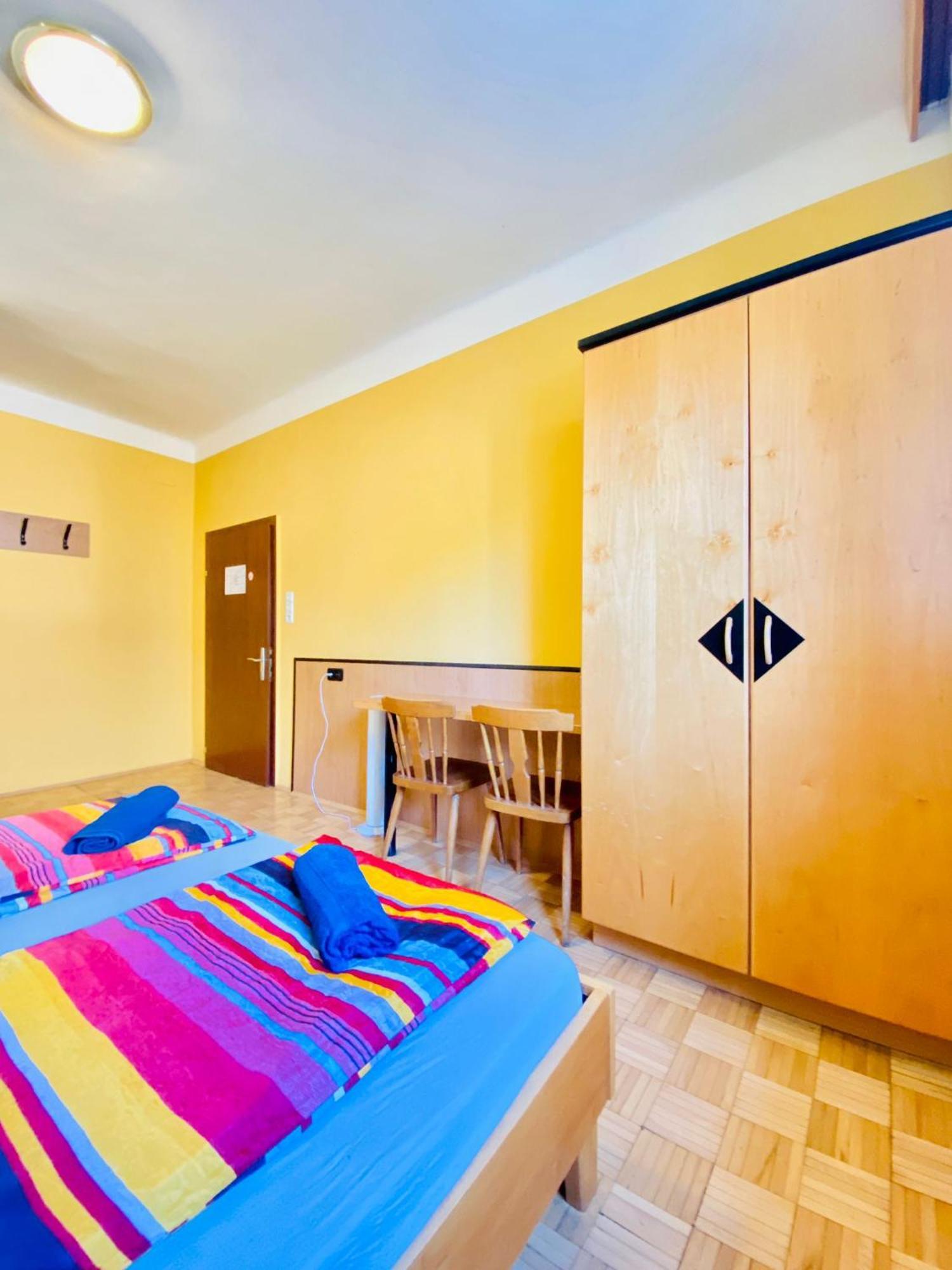 Affordable Central Rooms, 10-Min To Lugner City Відень Екстер'єр фото