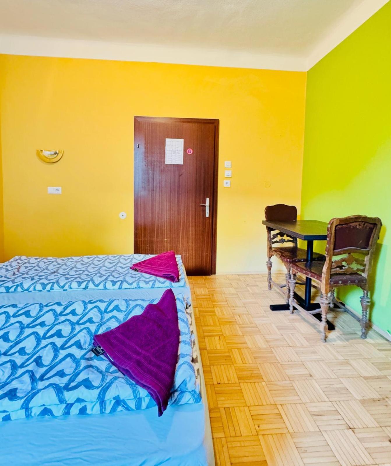 Affordable Central Rooms, 10-Min To Lugner City Відень Екстер'єр фото