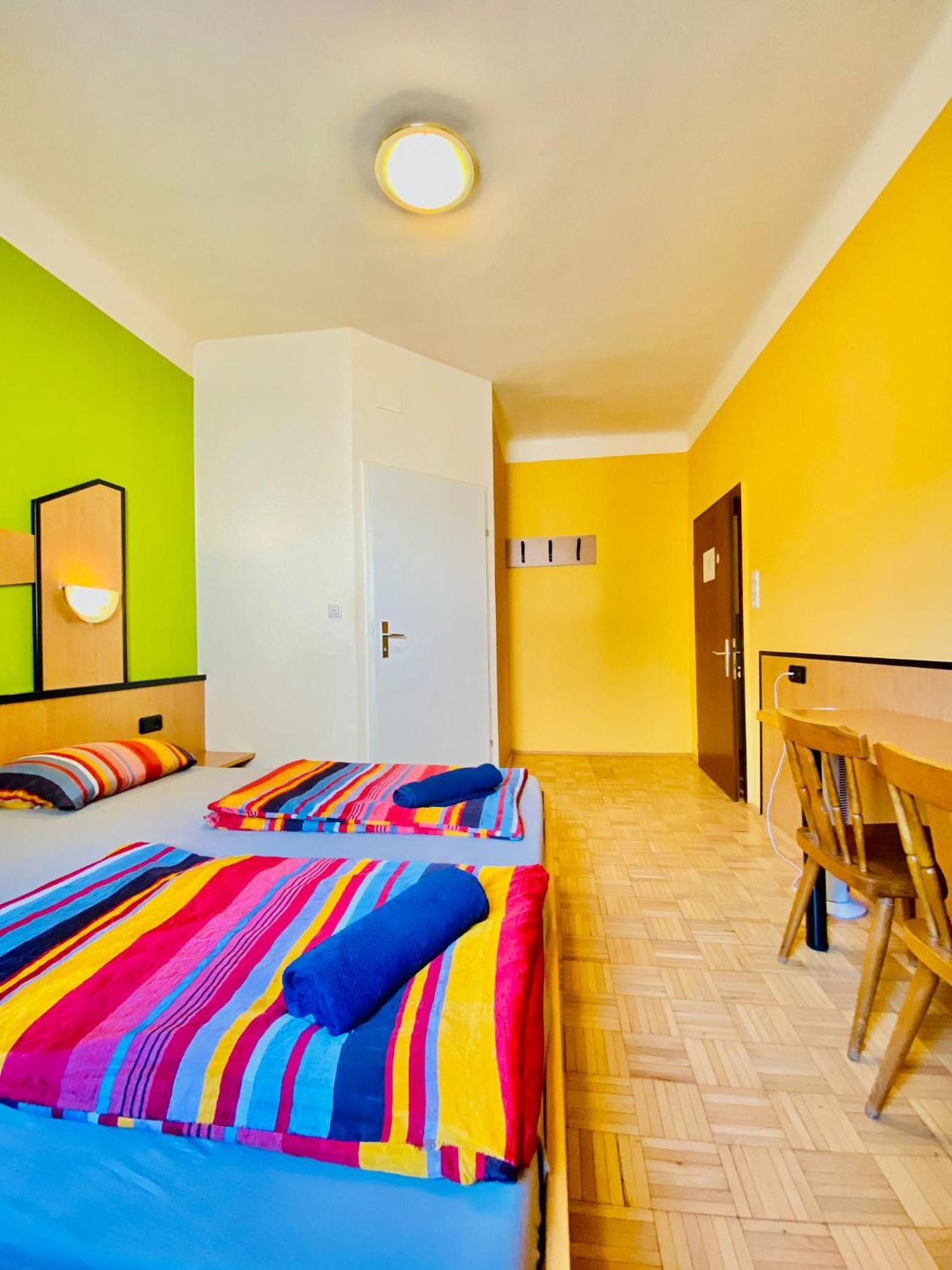 Affordable Central Rooms, 10-Min To Lugner City Відень Екстер'єр фото