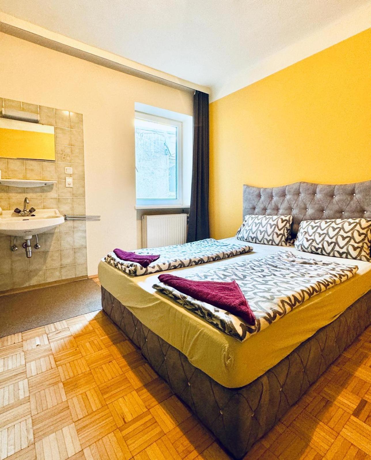 Affordable Central Rooms, 10-Min To Lugner City Відень Екстер'єр фото