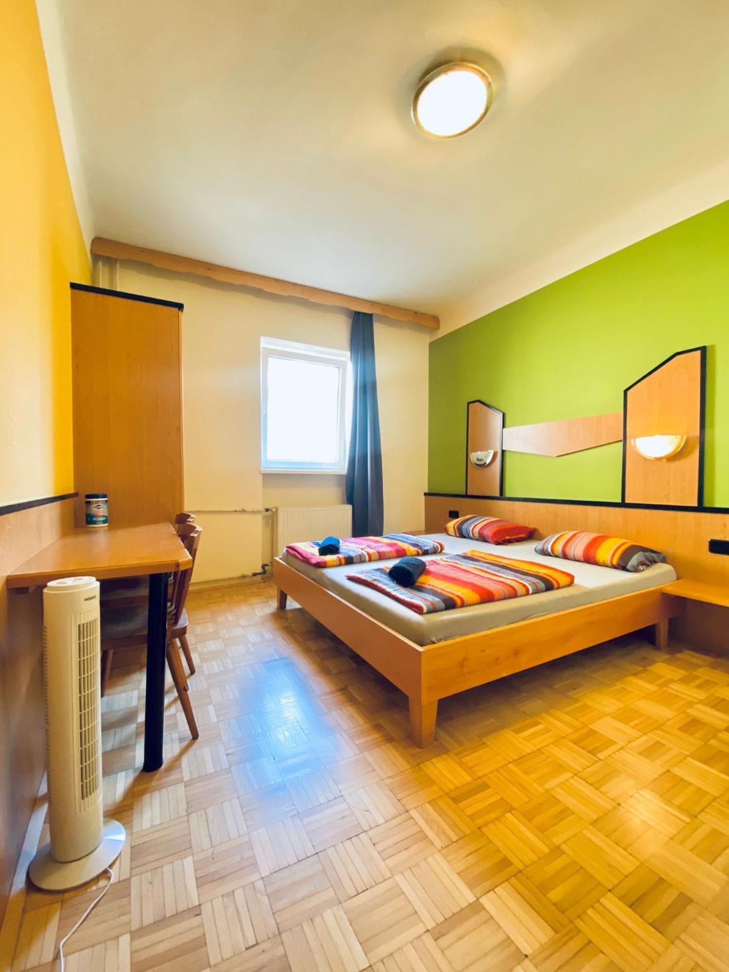Affordable Central Rooms, 10-Min To Lugner City Відень Екстер'єр фото